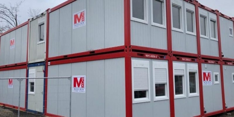 Mobilbox-Bürocontainer und Sanitärcontainern.