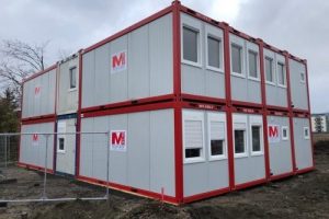 Mobilbox-Bürocontainer und Sanitärcontainern.