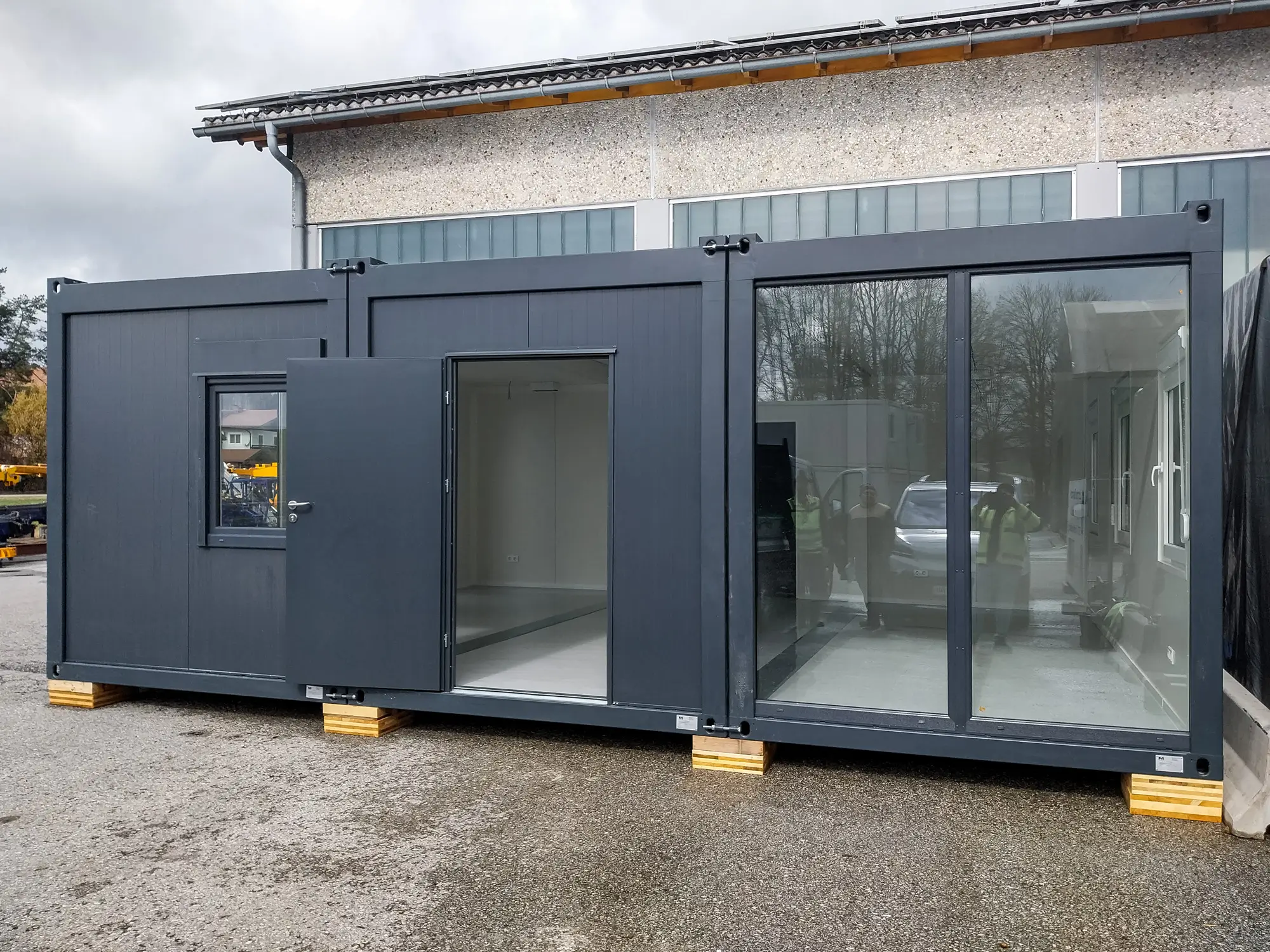 container-nach-oib-richtlinie-6-buerocontainer-ral-7016-1